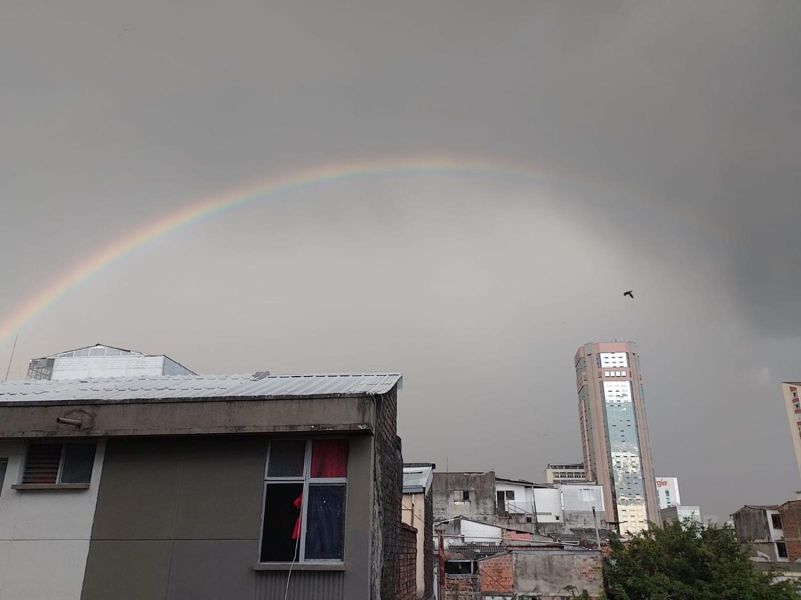 Espacio 22-9 Pereira Buitenkant foto